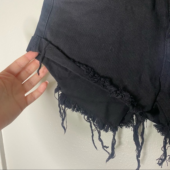 NWT Princess Polly Eddie Black High Waisted Distressed Shorts Size 2 - Picture 5 of 10